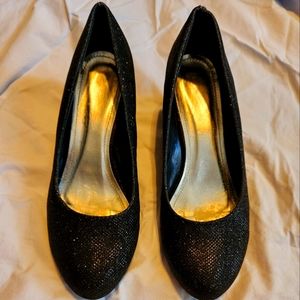 Sassy Sexy used black glitter with silver lined bottom wedge, 2 1/2" kitten heel